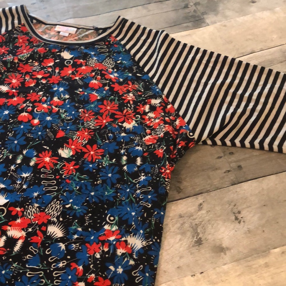 LuLaRoe Randy tee